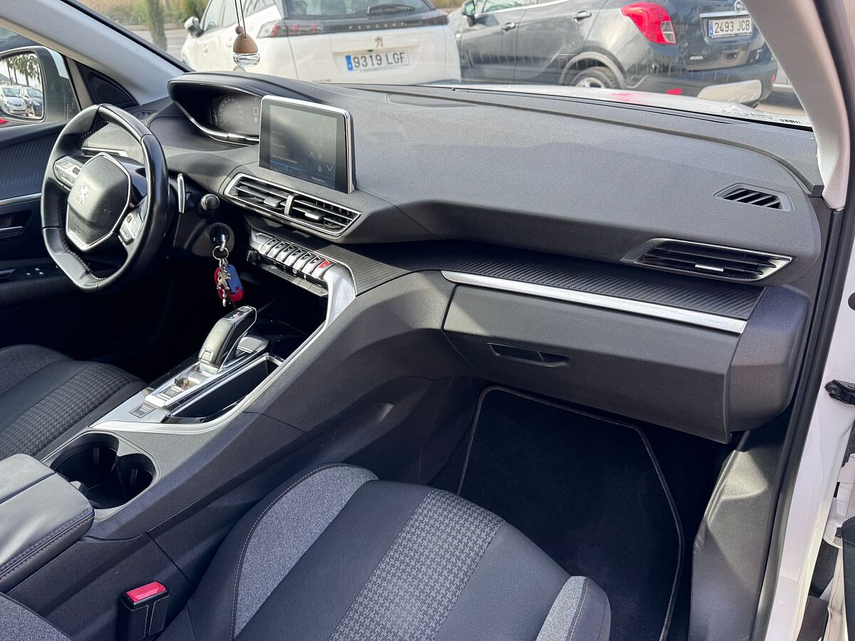 PEUGEOT 3008 ACTIVE 1.2. E-THP AUTO SPANISH LHD IN SPAIN ONLY 59000 MILES 2018